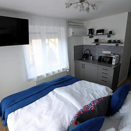 Natali Apartmanhaz Lägenhet Eger