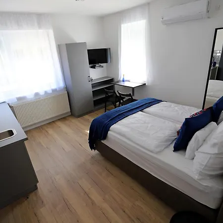 Lägenhet Natali Apartmanhaz Eger