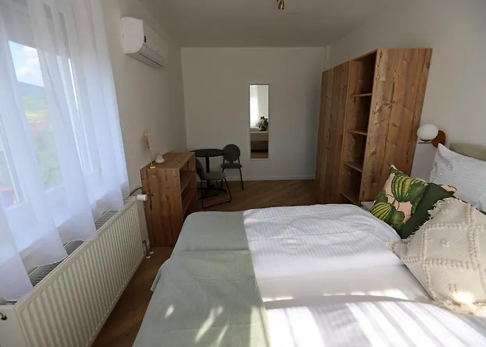 Natali Apartmanhaz アパート *