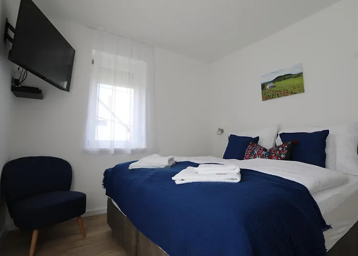 Natali Apartmanhaz エゲル