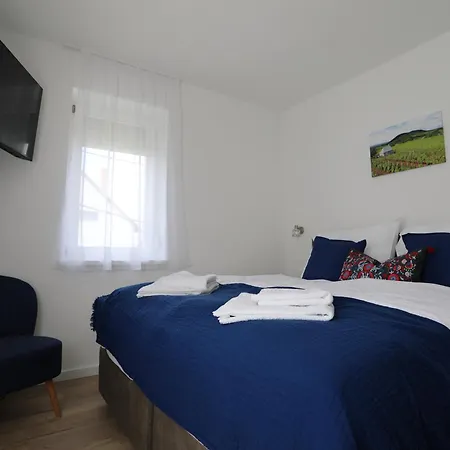 Natali Apartmanhaz Эгер
