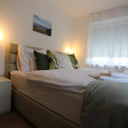 Апартаменты Natali Apartmanhaz *
