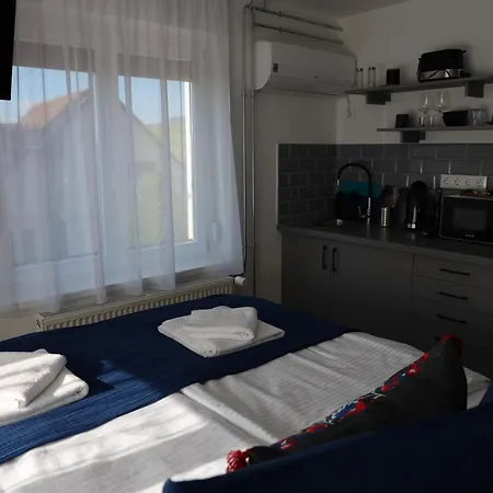 Natali Apartmanhaz Апартаменты Эгер